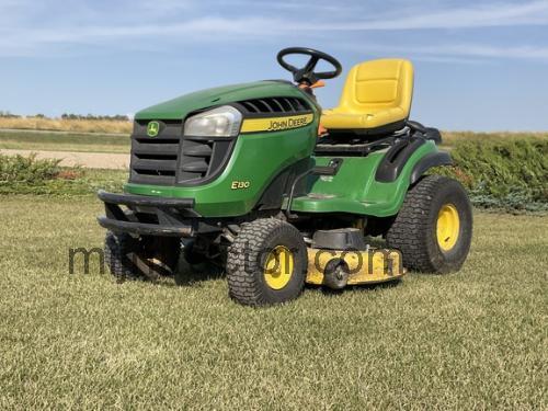 John Deere E130 specificaties 